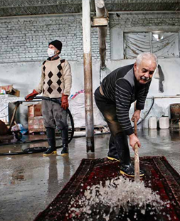 شستشوی سنتی قالی در قالیشویی میدان گلها